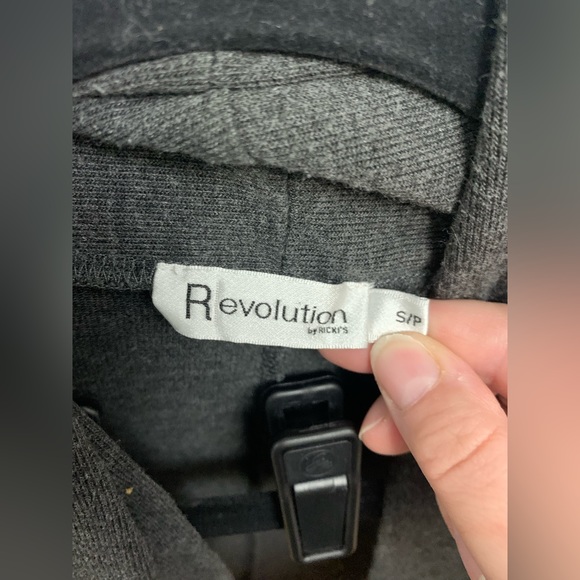 Women’s grey long sleeve sweater by Ricki’s - Picture 3 of 3